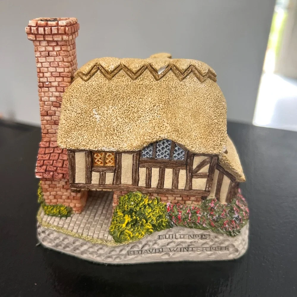 David Winter Whileaway Cottage 1994 Collectors Guild No 15 Miniature Figurine
